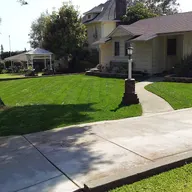 Rizo's landscaping & maintenance logo