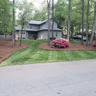 Day's Landscaping logo