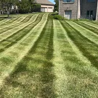 FRESH CUT LAWNCARE logo