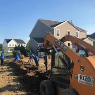 RIZO LANDSCAPING COMPANY logo