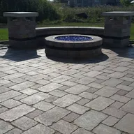 RH Landscape Design and Maintenance LLC logo